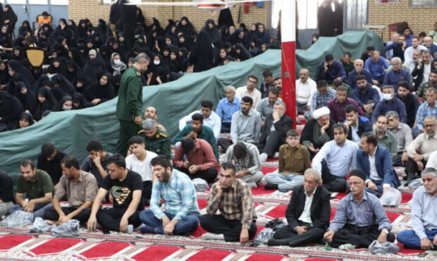 امام جمعه ایذه: مردم عاشق کسی هستند که صادقانه سخن بگوید و خالصانه عمل کند؛ نمونه‌ اش شهید رئیسی